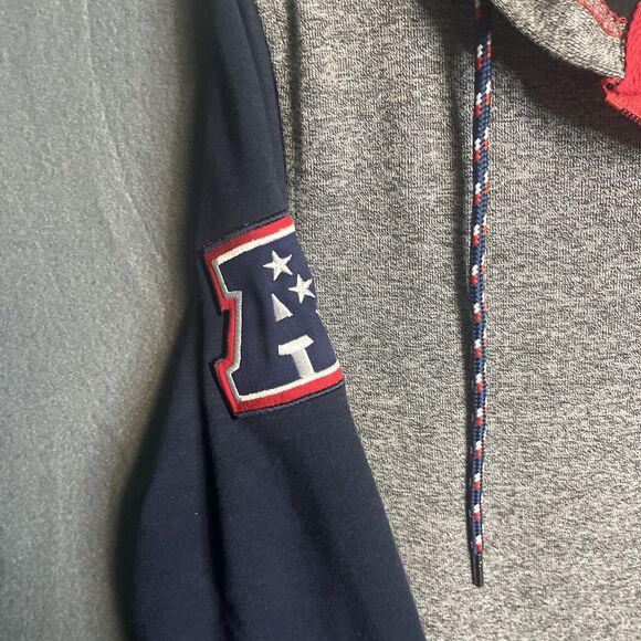 New England Patriots Throwback Jacket NFL Full Zip Hood Sz Small Pockets - Picture 3 of 10